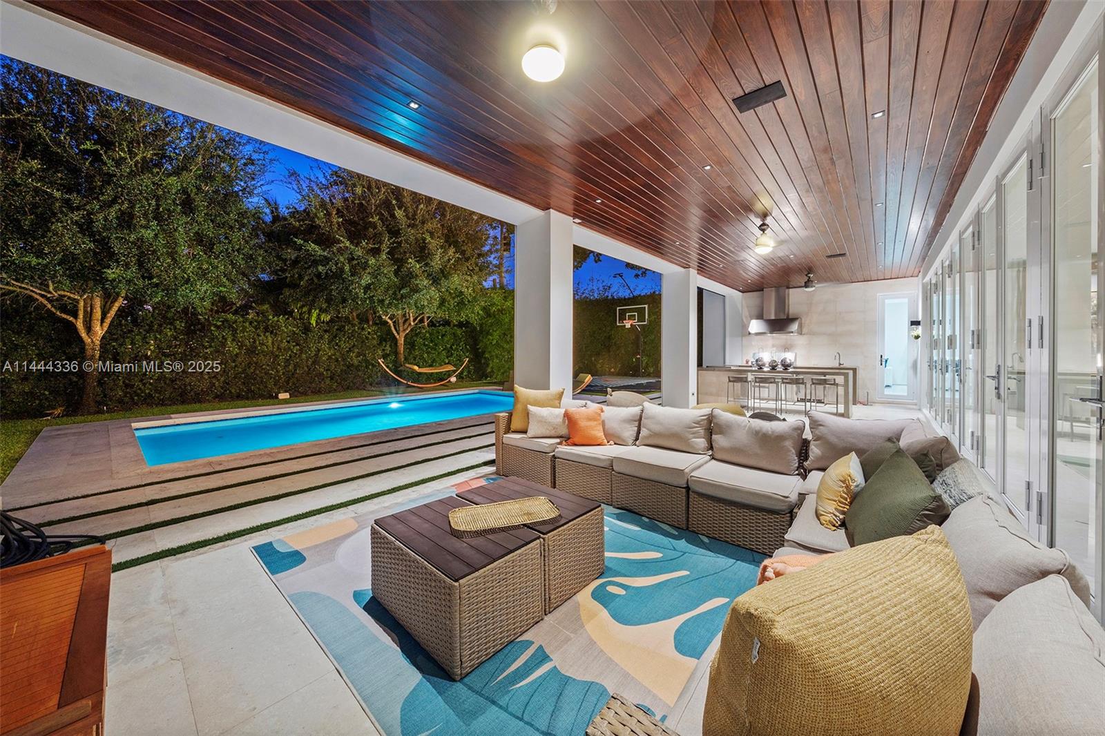 7930 SW 52nd Ct Miami, FL 33143