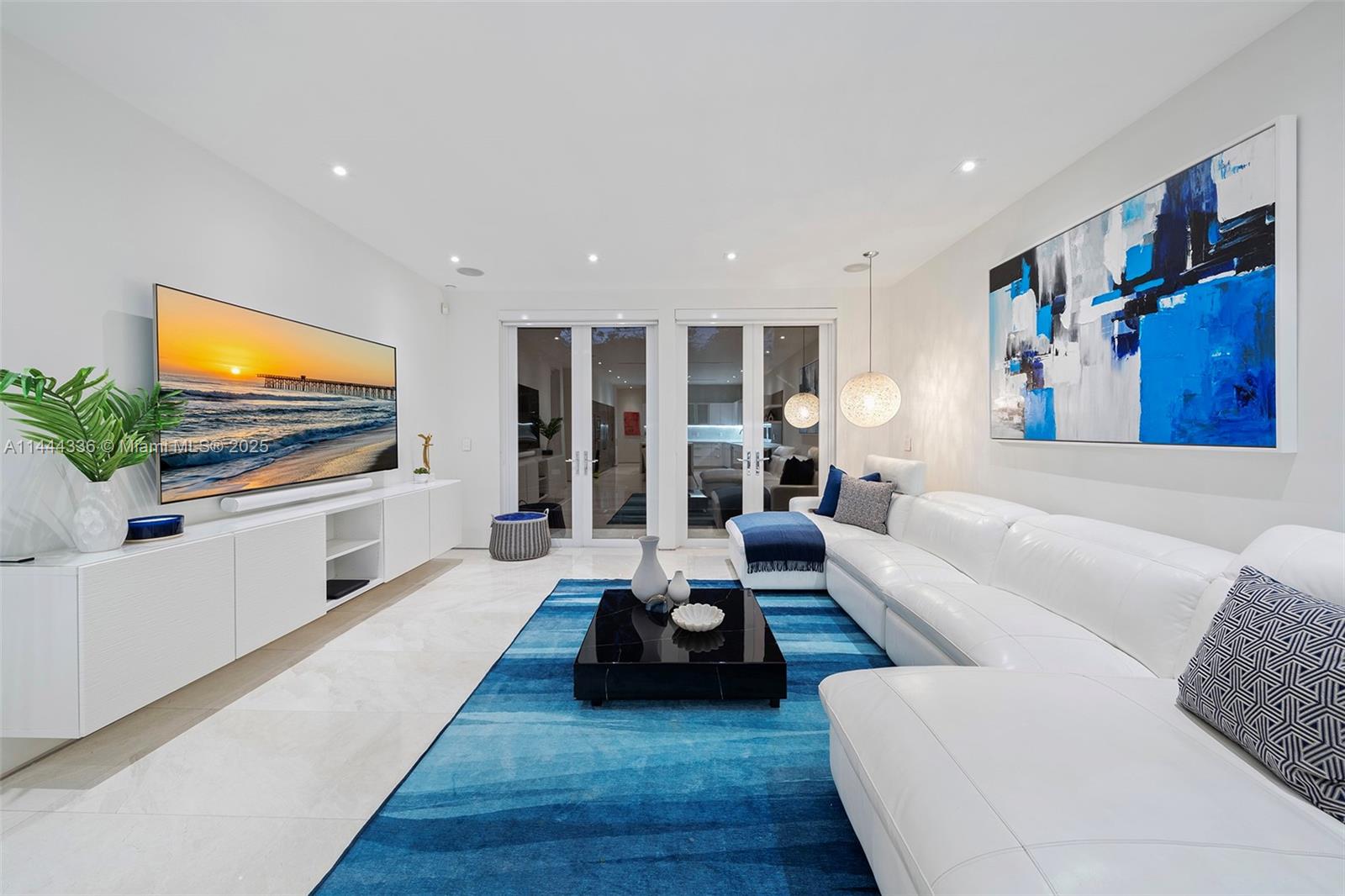 7930 SW 52nd Ct Miami, FL 33143