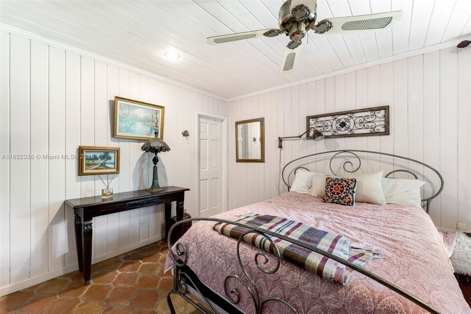 7975 Biscayne Pt Cir Miami Beach, FL 33141