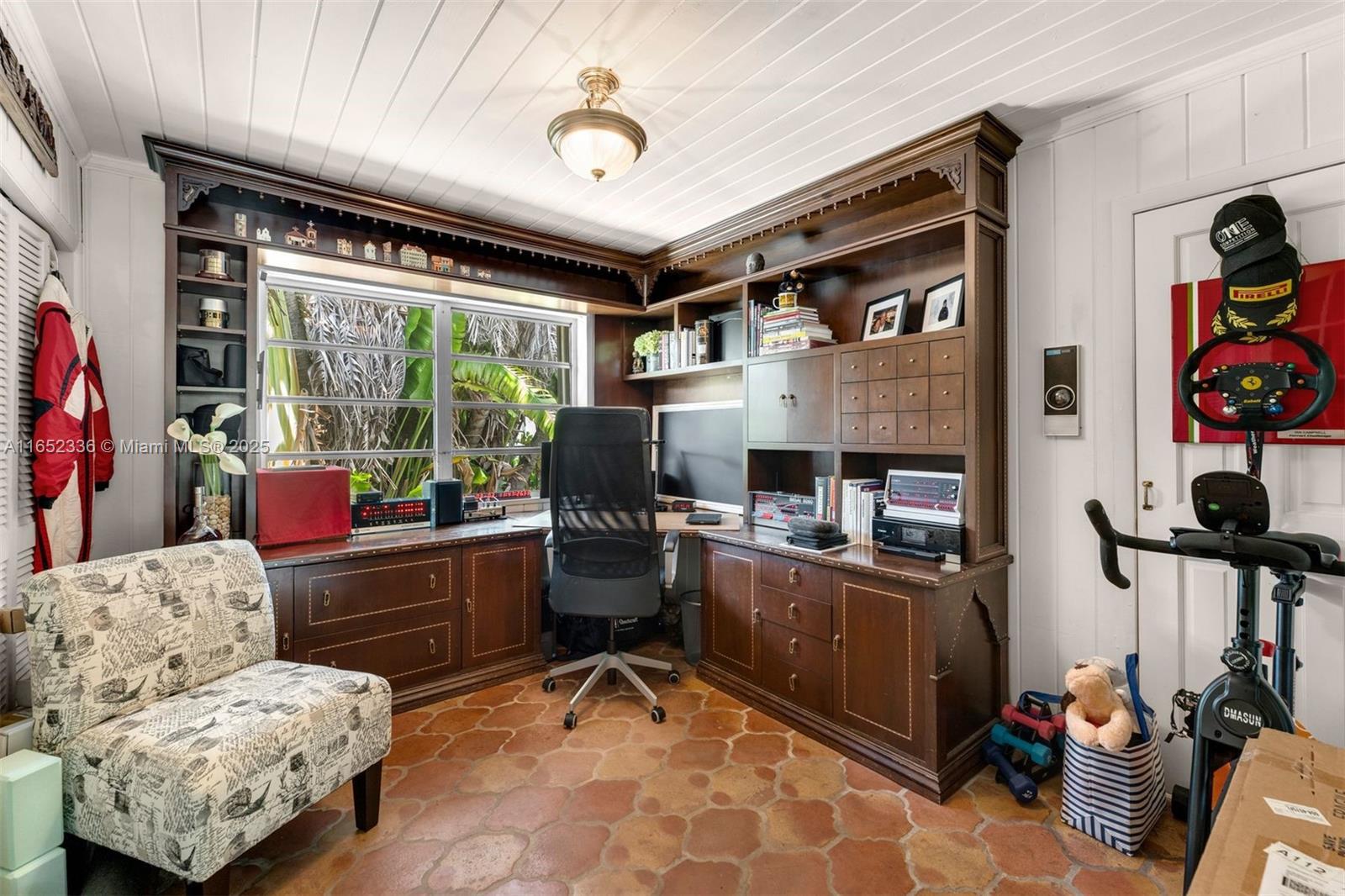 7975 Biscayne Pt Cir Miami Beach, FL 33141