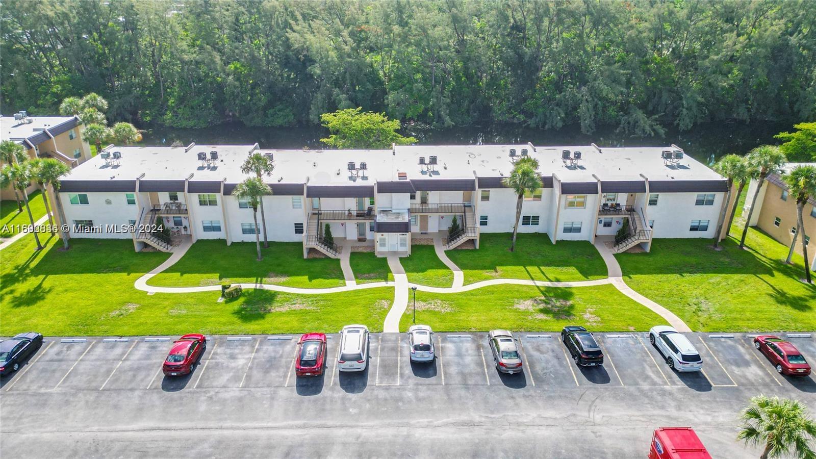 110 Lake Meryl Dr #213
