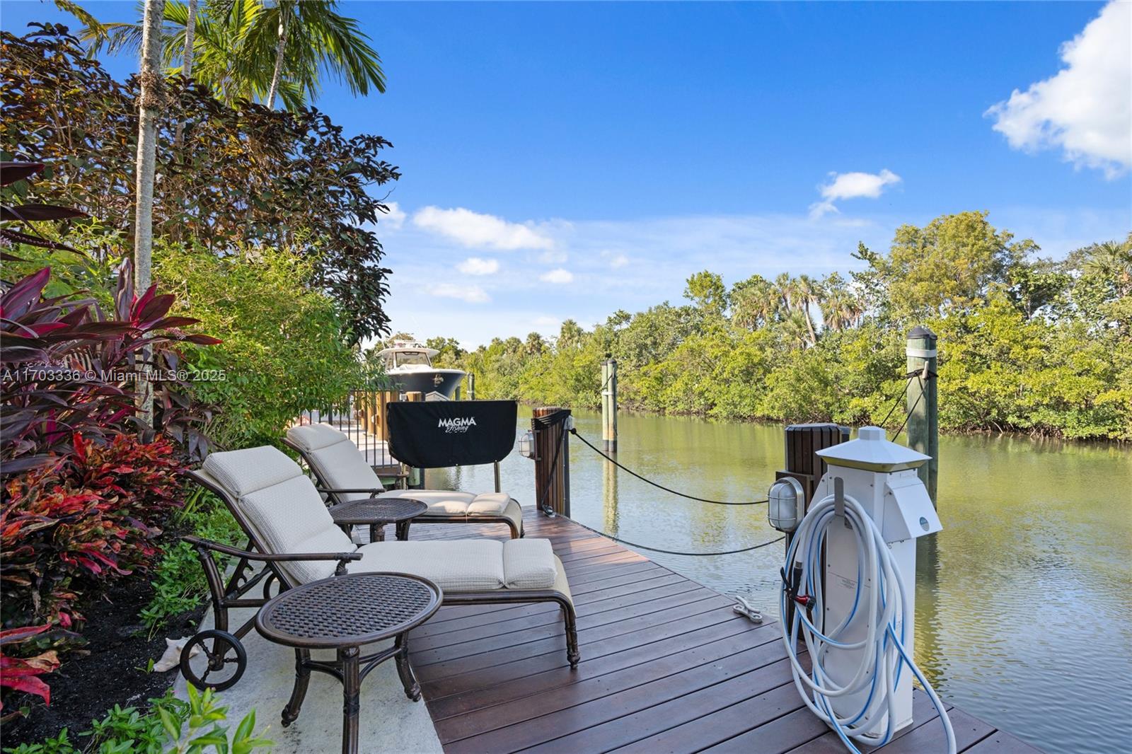 833 Harbour Isle Pl North Palm Beach, FL 33410 833 Harbour Isle Pl North Palm Beach, FL 33410