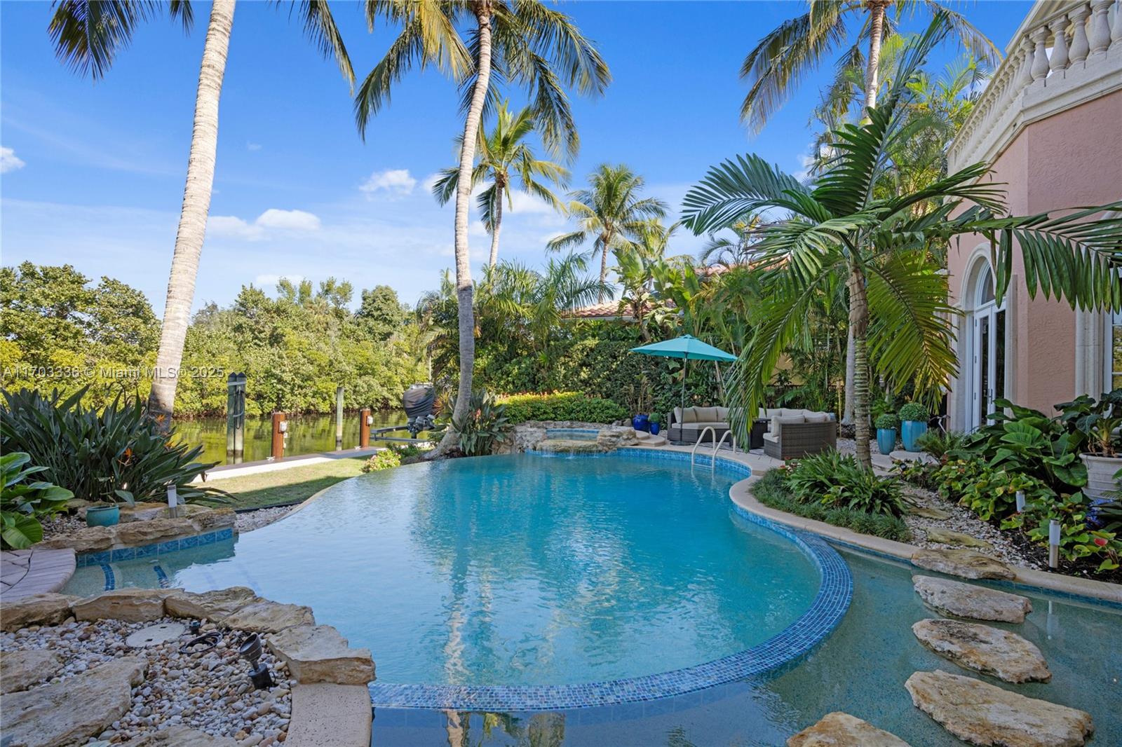 833 Harbour Isle Pl North Palm Beach, FL 33410 833 Harbour Isle Pl North Palm Beach, FL 33410