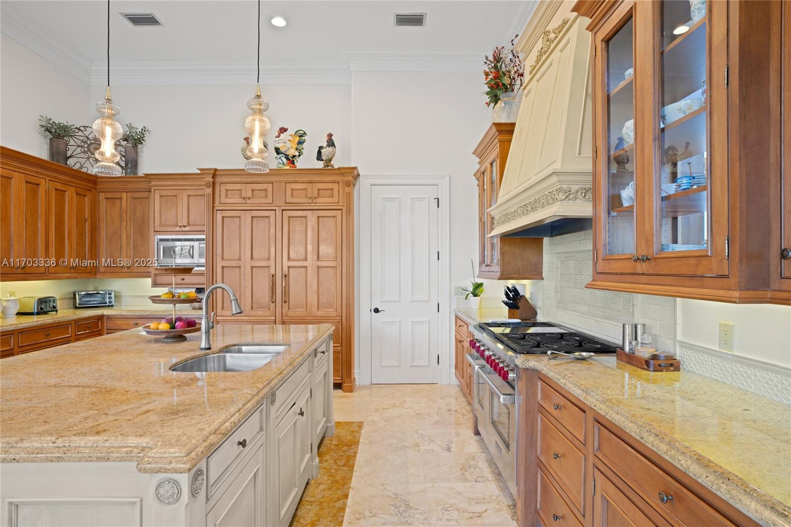 833 Harbour Isle Pl North Palm Beach, FL 33410 833 Harbour Isle Pl North Palm Beach, FL 33410