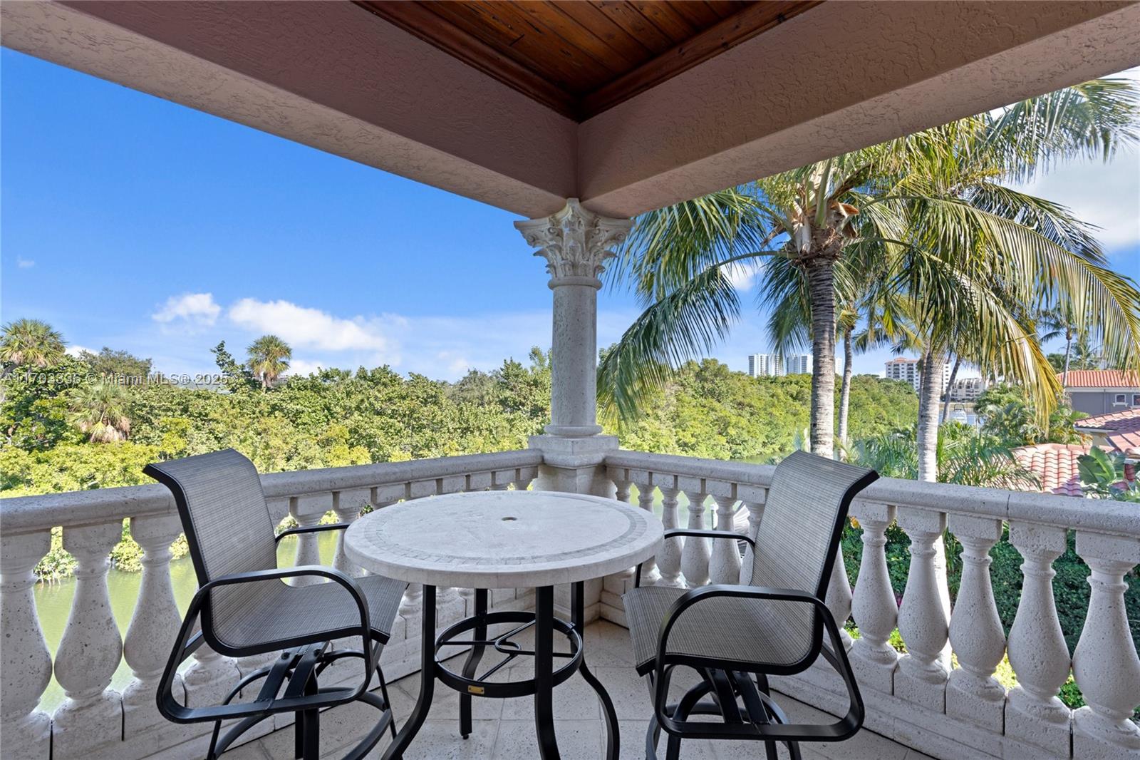 833 Harbour Isle Pl North Palm Beach, FL 33410 833 Harbour Isle Pl North Palm Beach, FL 33410
