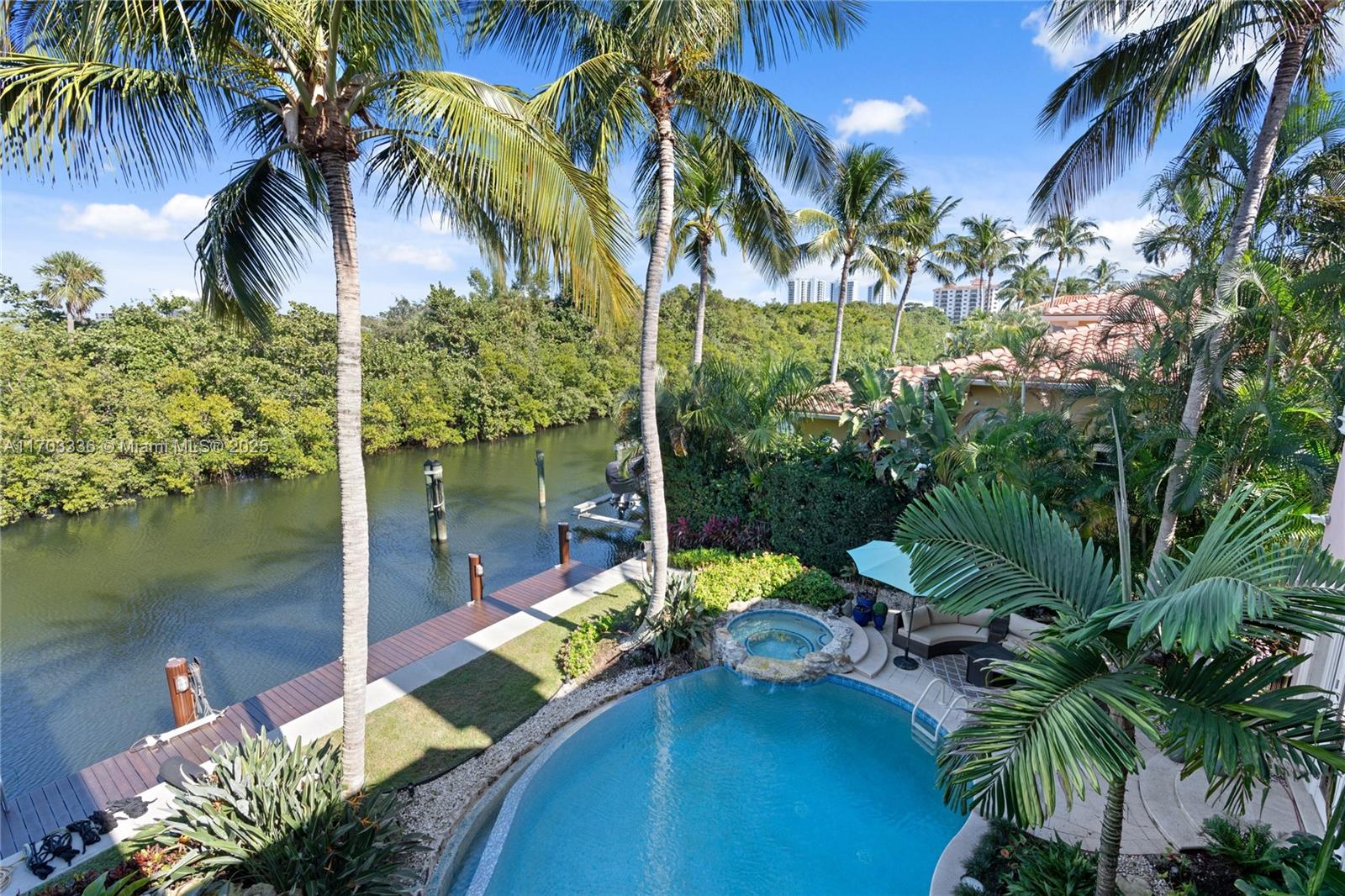 833 Harbour Isle Pl North Palm Beach, FL 33410 833 Harbour Isle Pl North Palm Beach, FL 33410