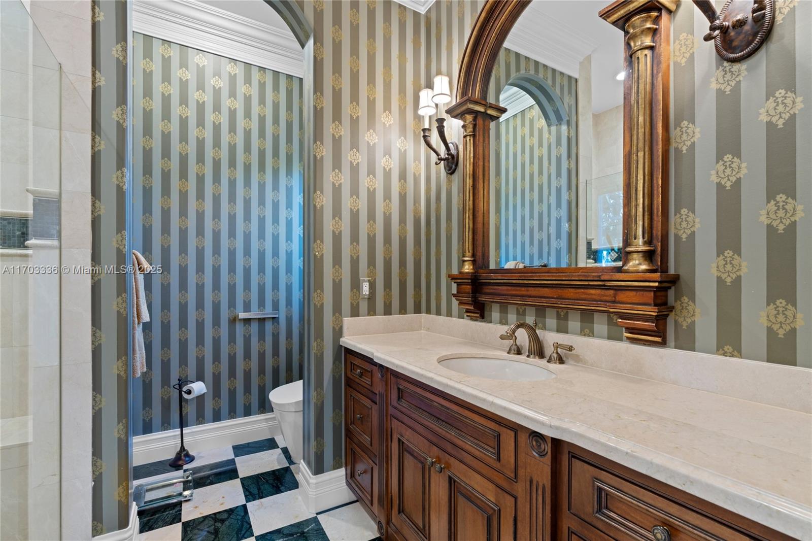 833 Harbour Isle Pl North Palm Beach, FL 33410 833 Harbour Isle Pl North Palm Beach, FL 33410