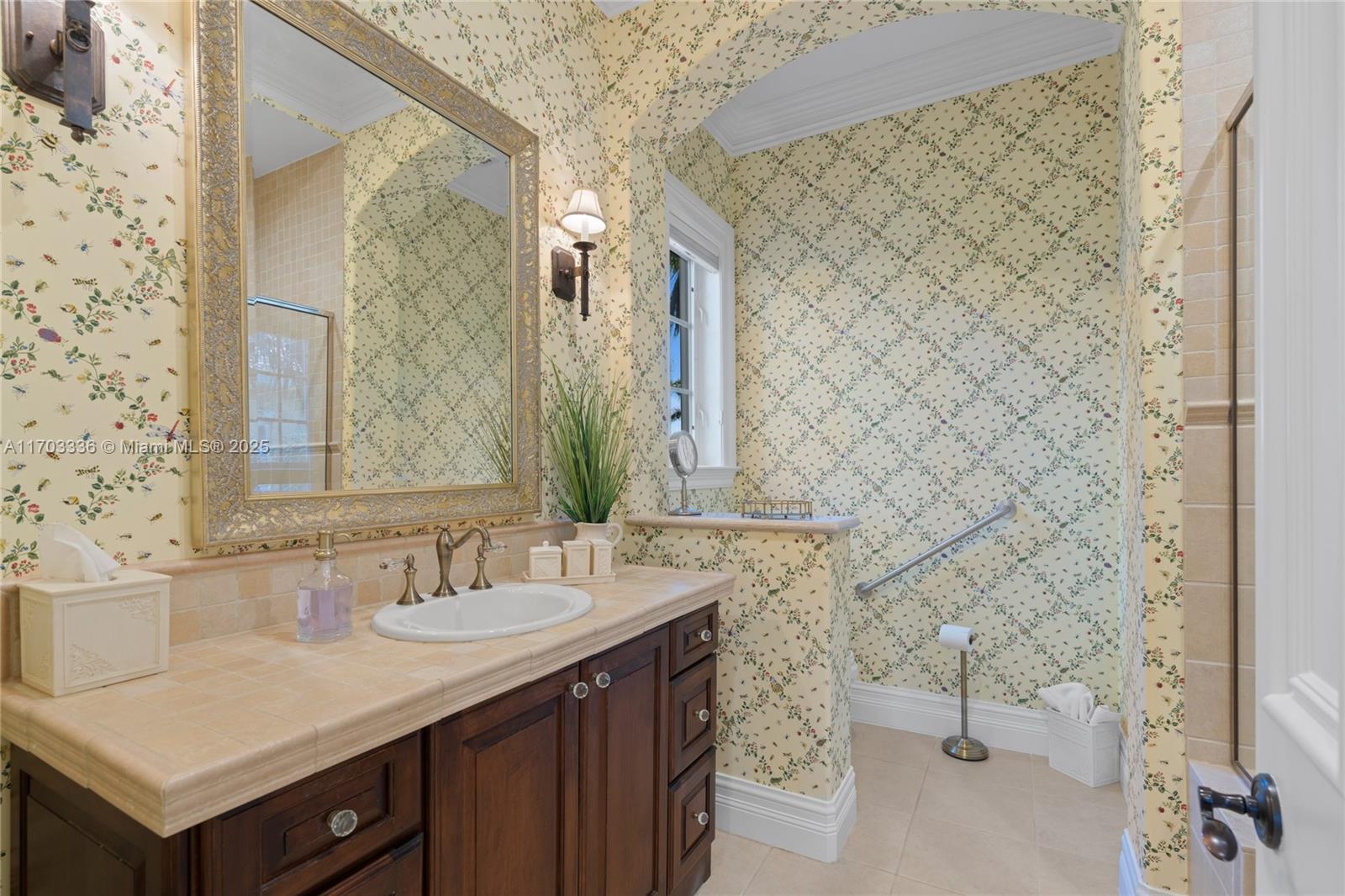 833 Harbour Isle Pl North Palm Beach, FL 33410 833 Harbour Isle Pl North Palm Beach, FL 33410