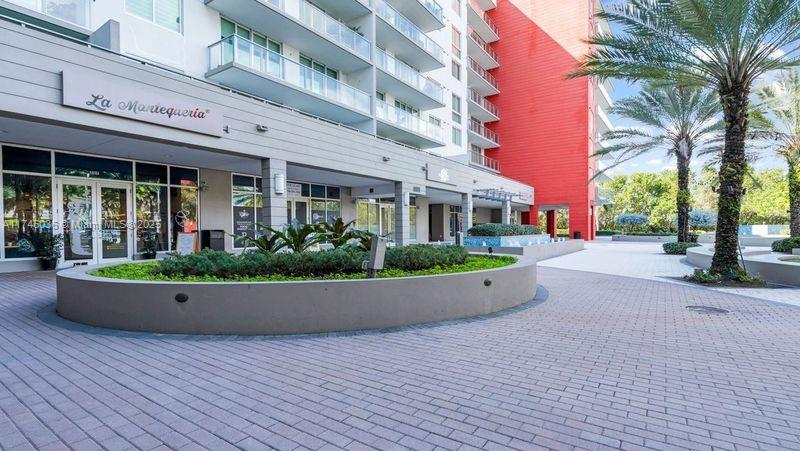 image Midtown Doral Condo 425