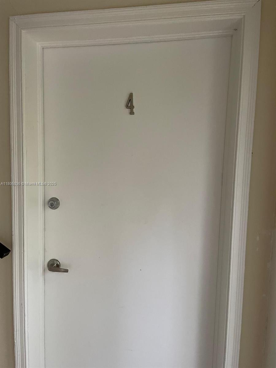 815 W 40th St #4 Miami Beach, FL 33140