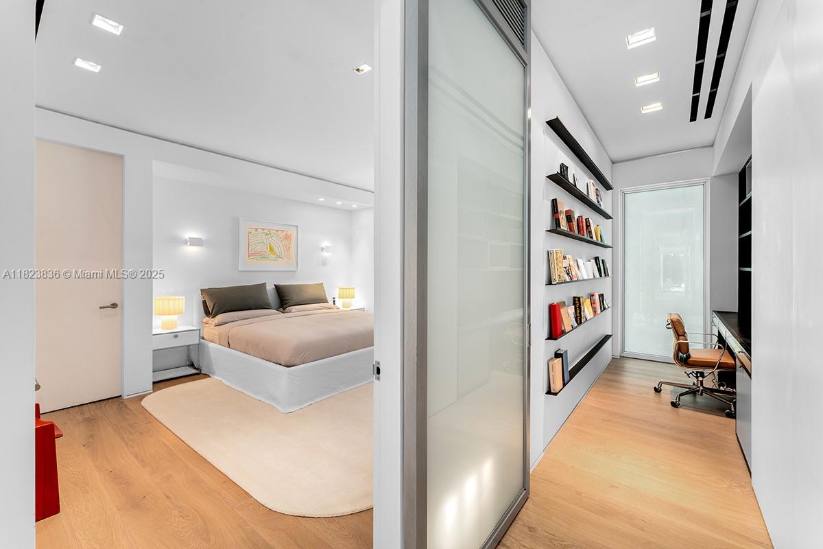 11 La Gorce Cir Miami Beach, FL 33141