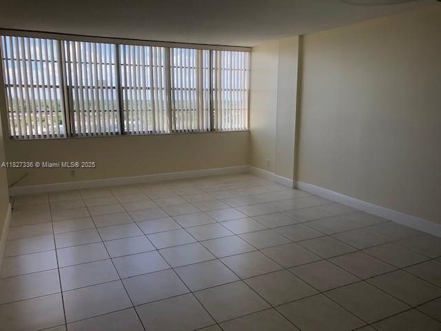 2025 NE 164th St #801