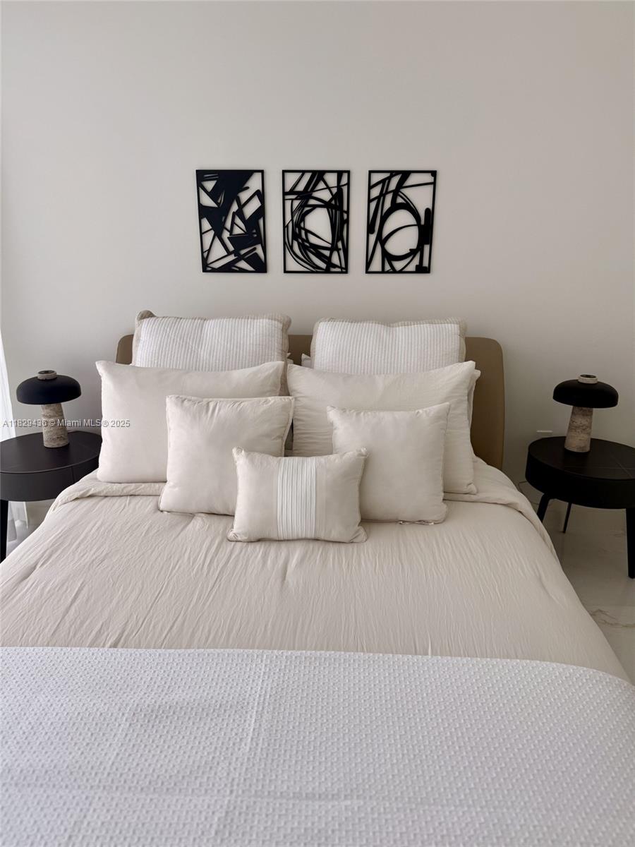 image Aston Martin Residences11