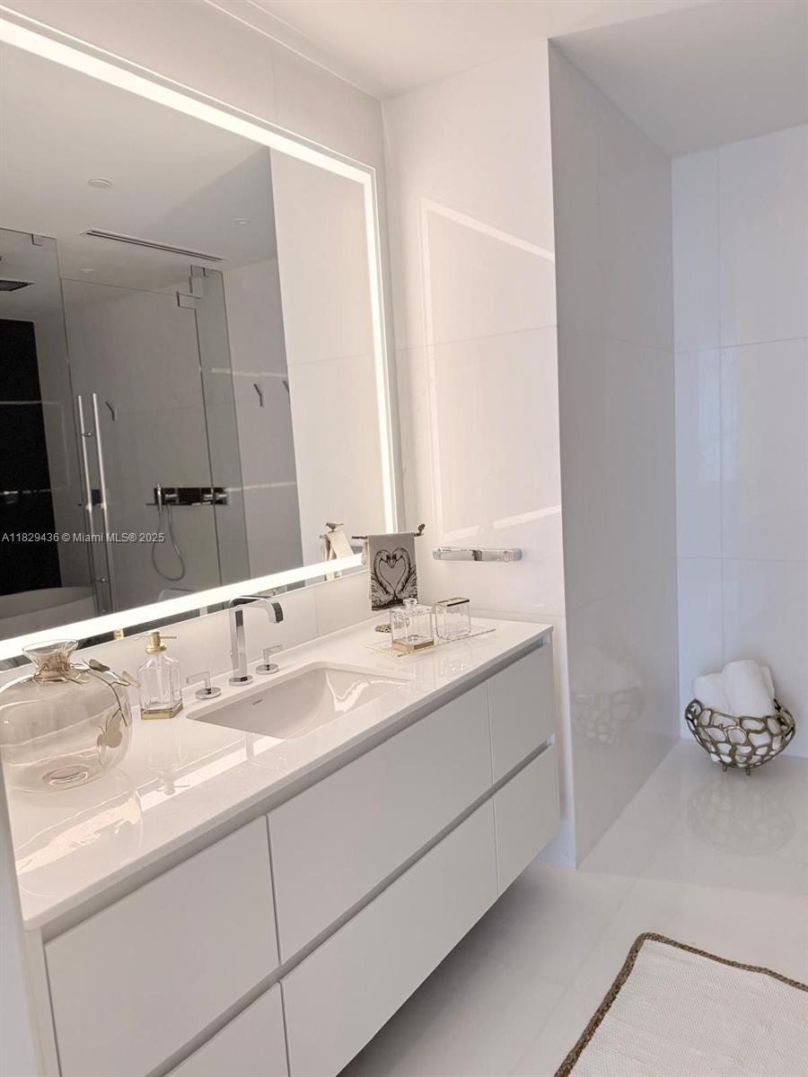 image Aston Martin Residences15