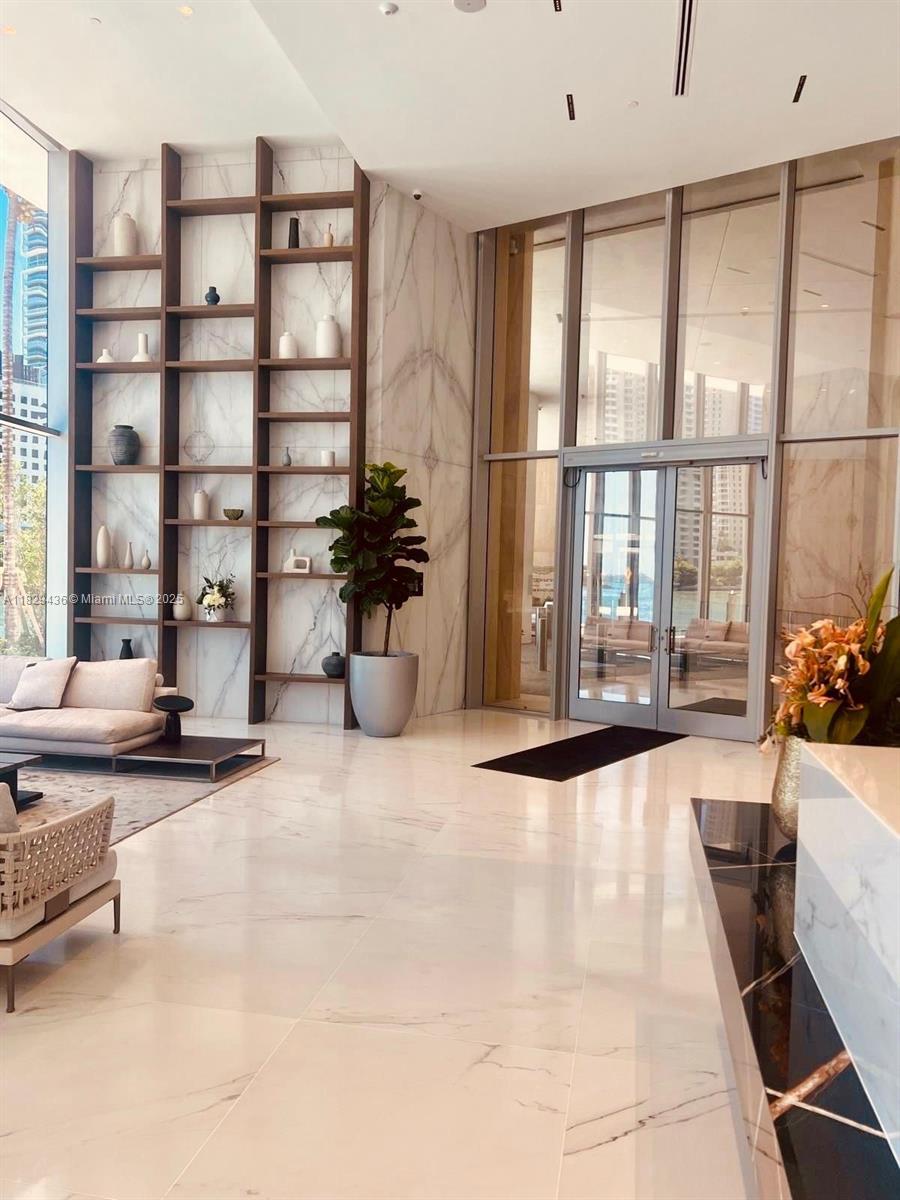 image Aston Martin Residences24