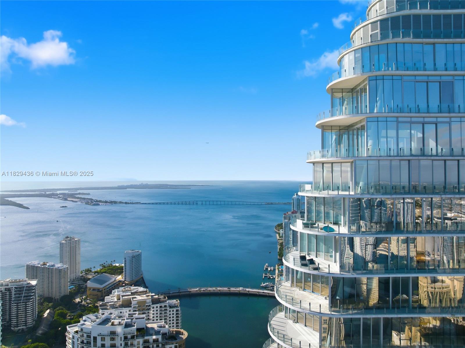 image Aston Martin Residences25