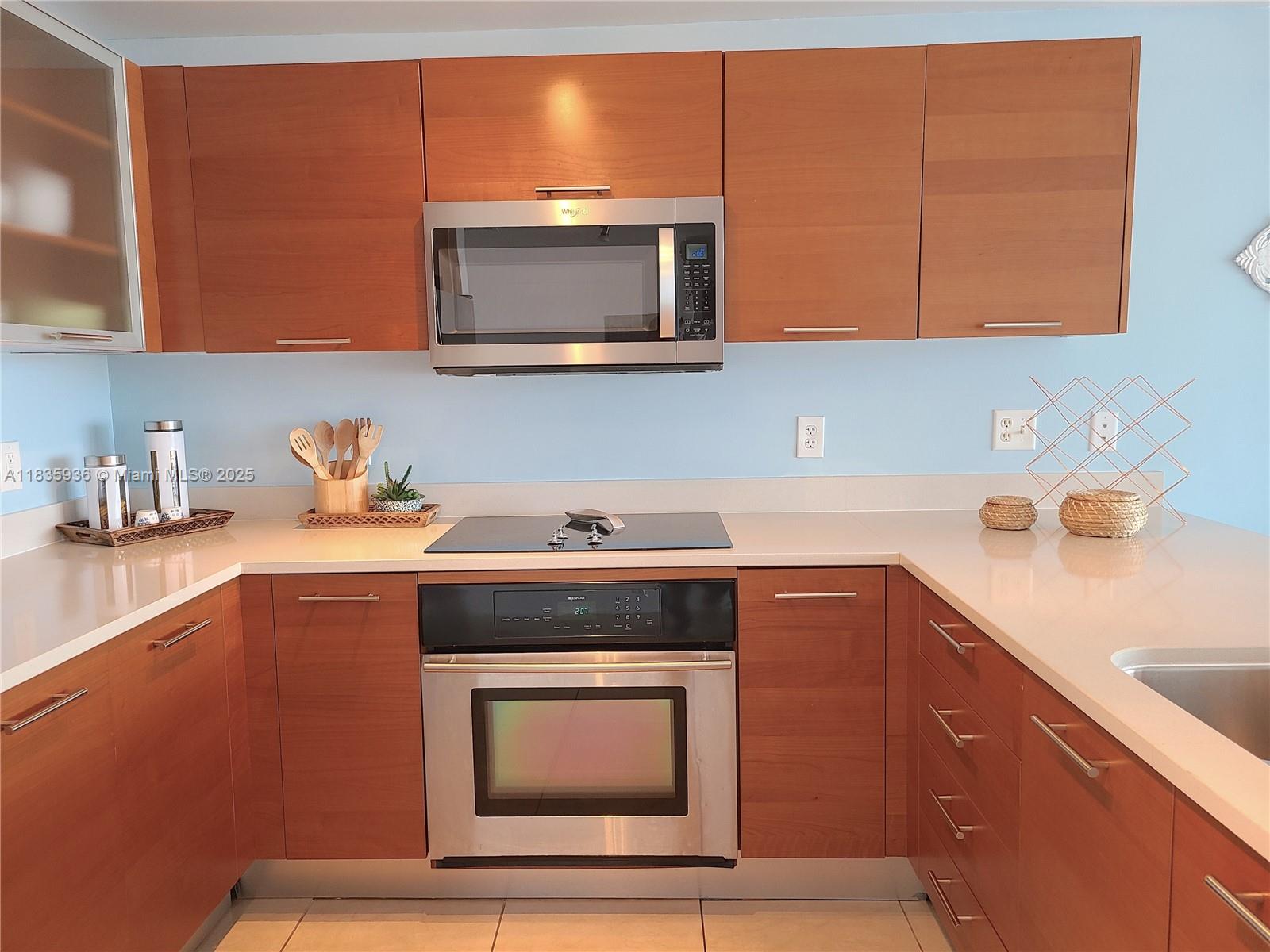 image Midblock Condominium10