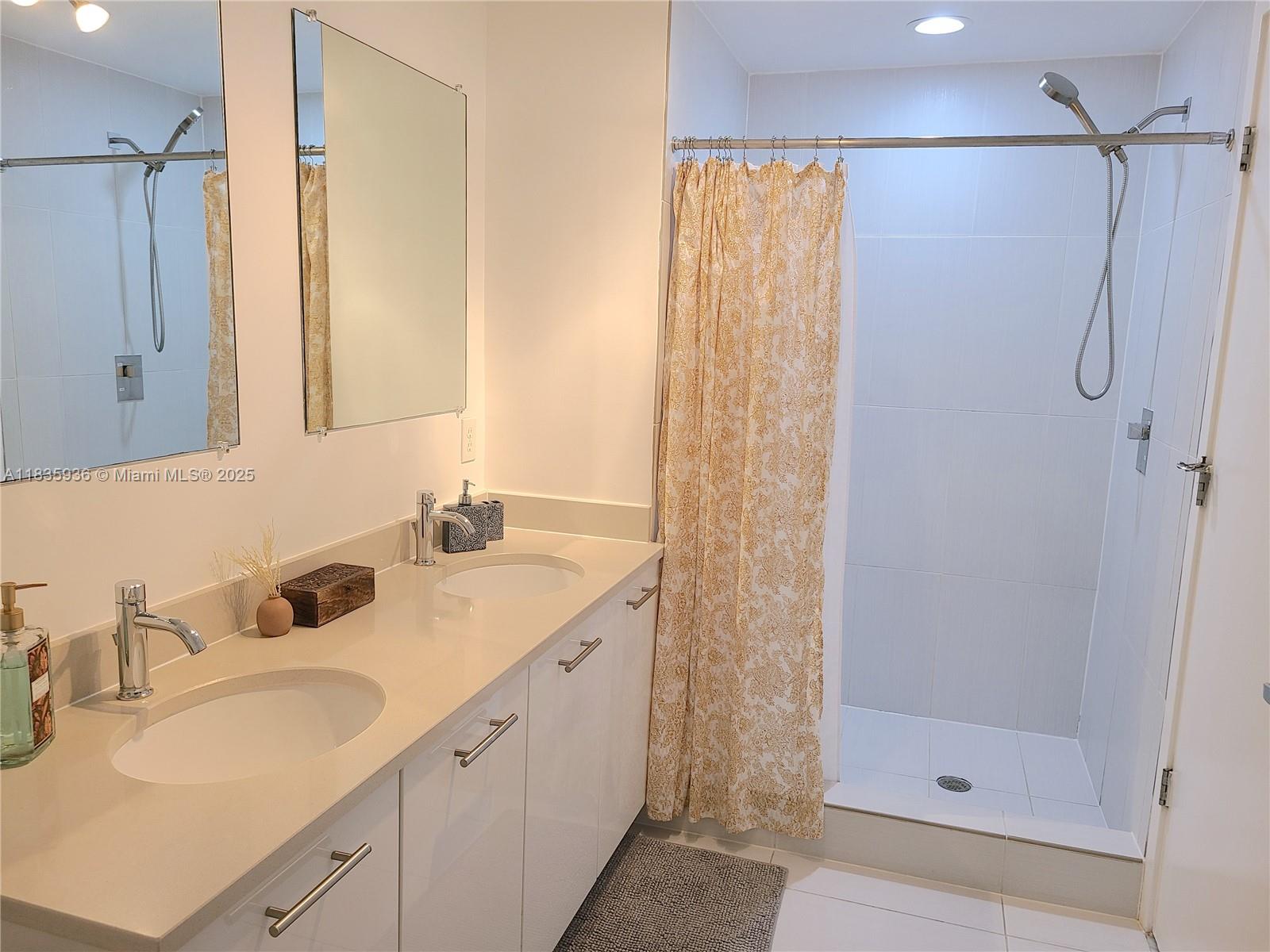 image Midblock Condominium23
