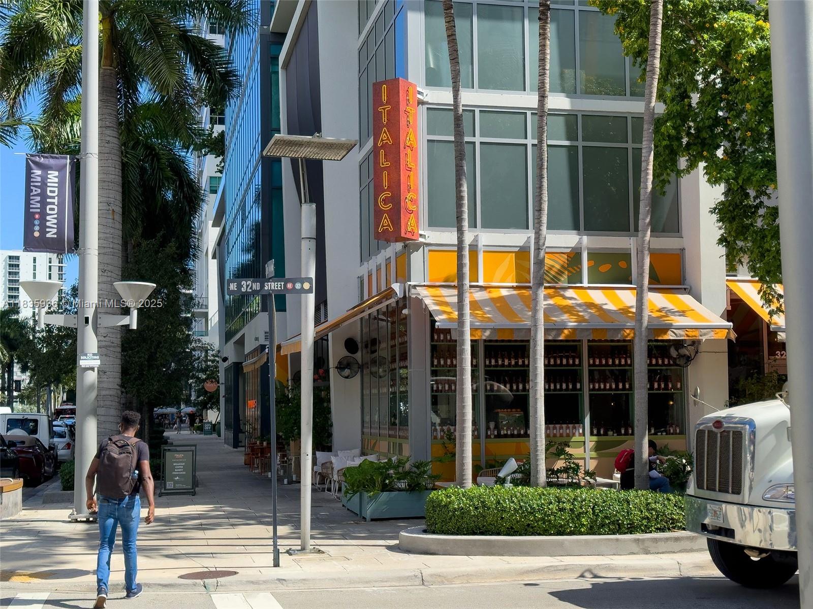 image Midblock Condominium41
