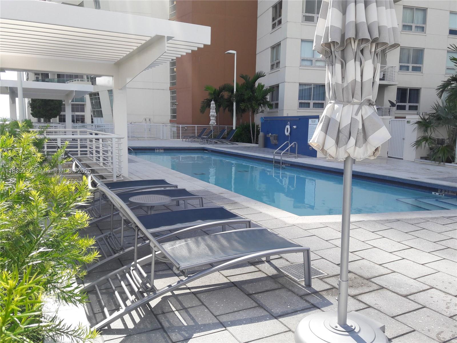 image Midblock Condominium4