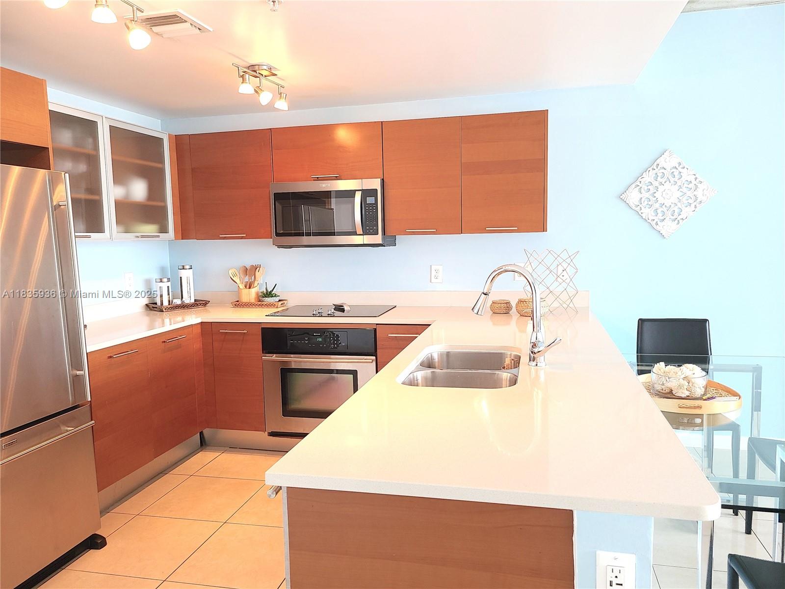 image Midblock Condominium8
