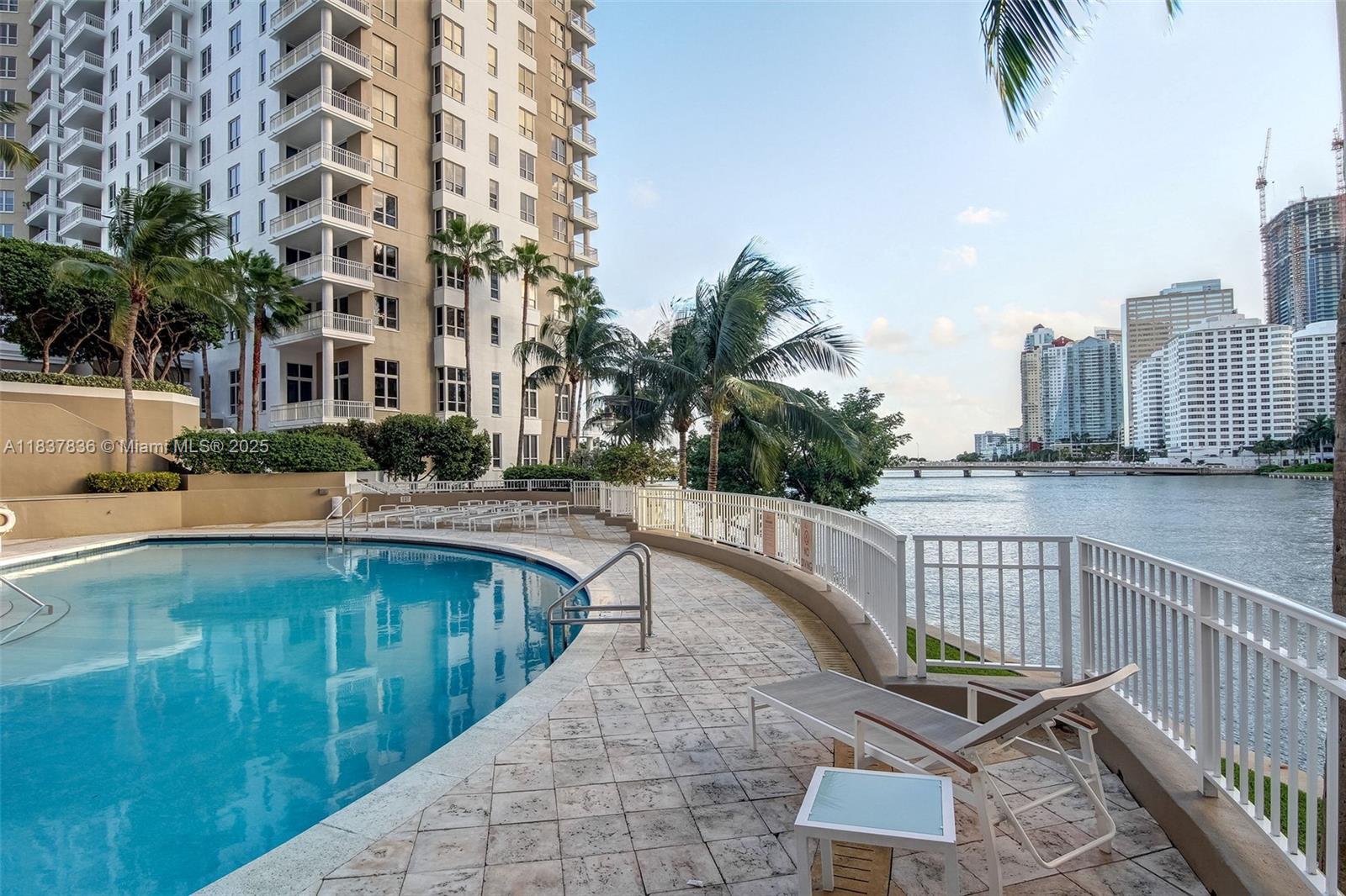 image Courts Brickell Key Condo40