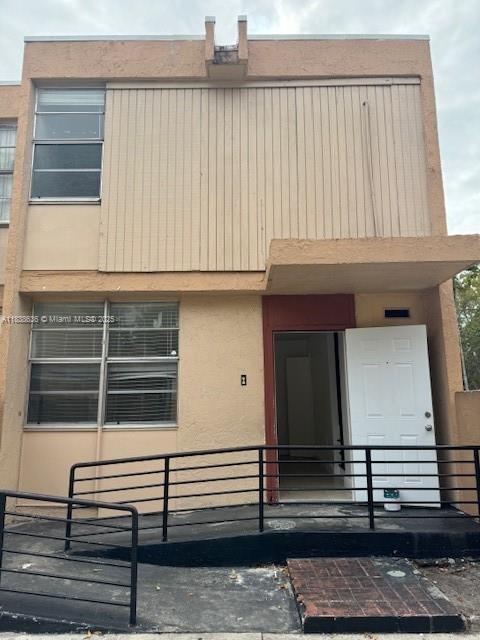 6023 SW 69th St #78