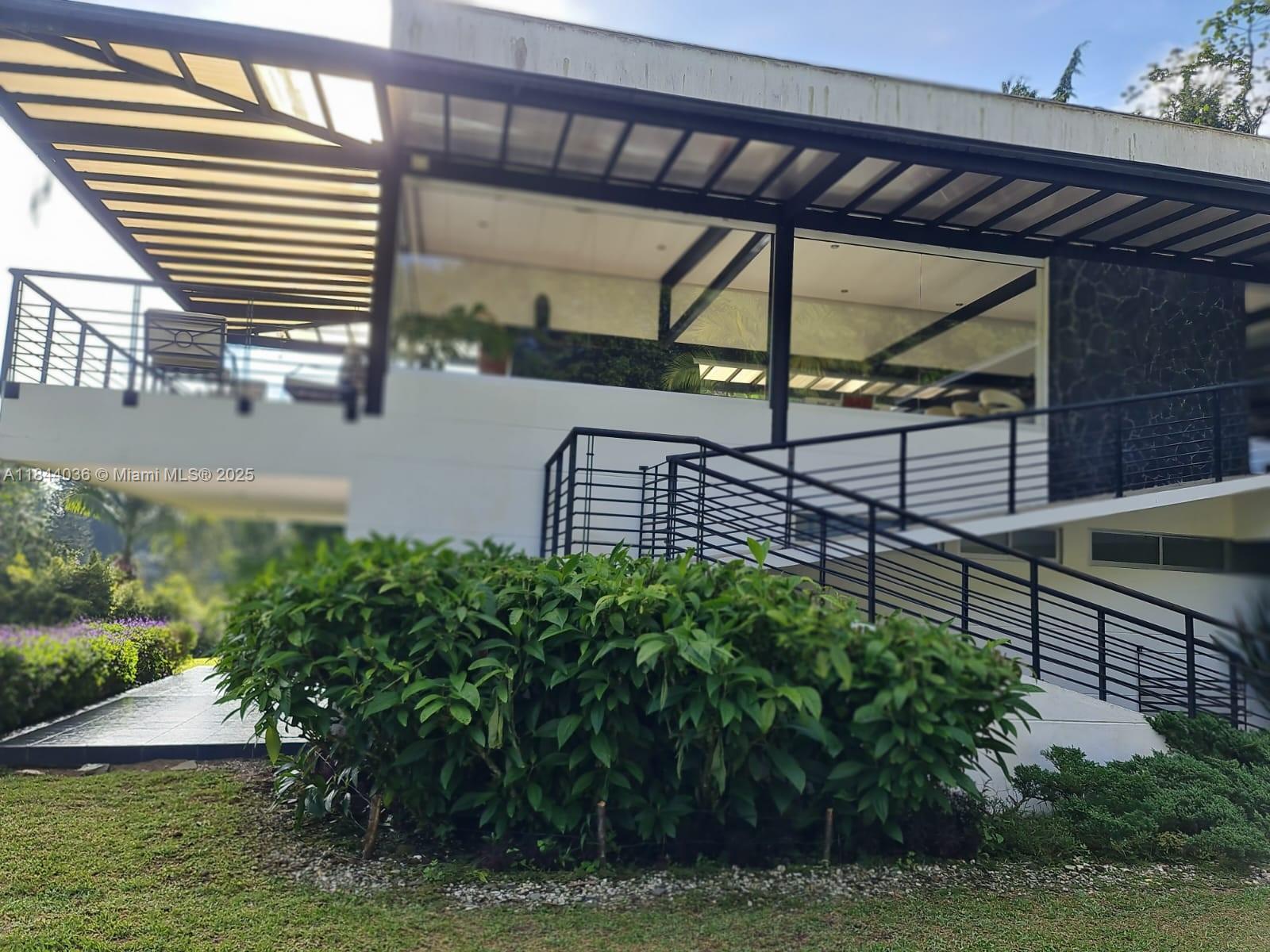 100 Finca La Cayeta Llanogrande Medellin Col 