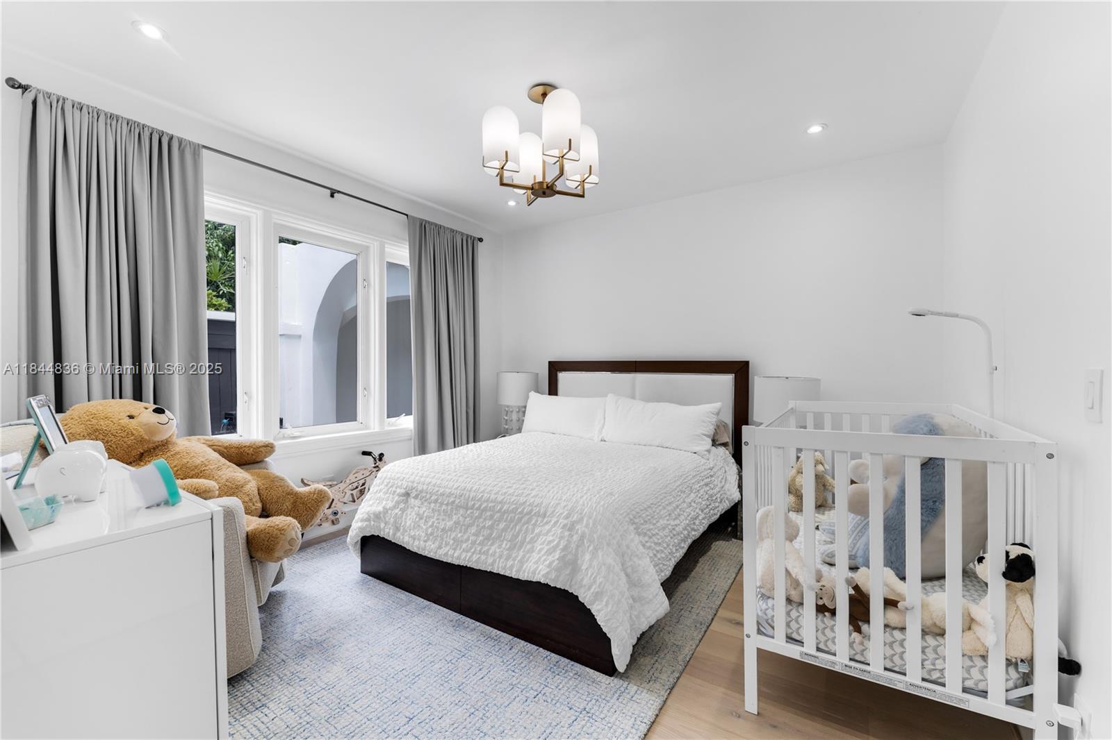 1826 Fairhaven Pl Miami, FL 33133