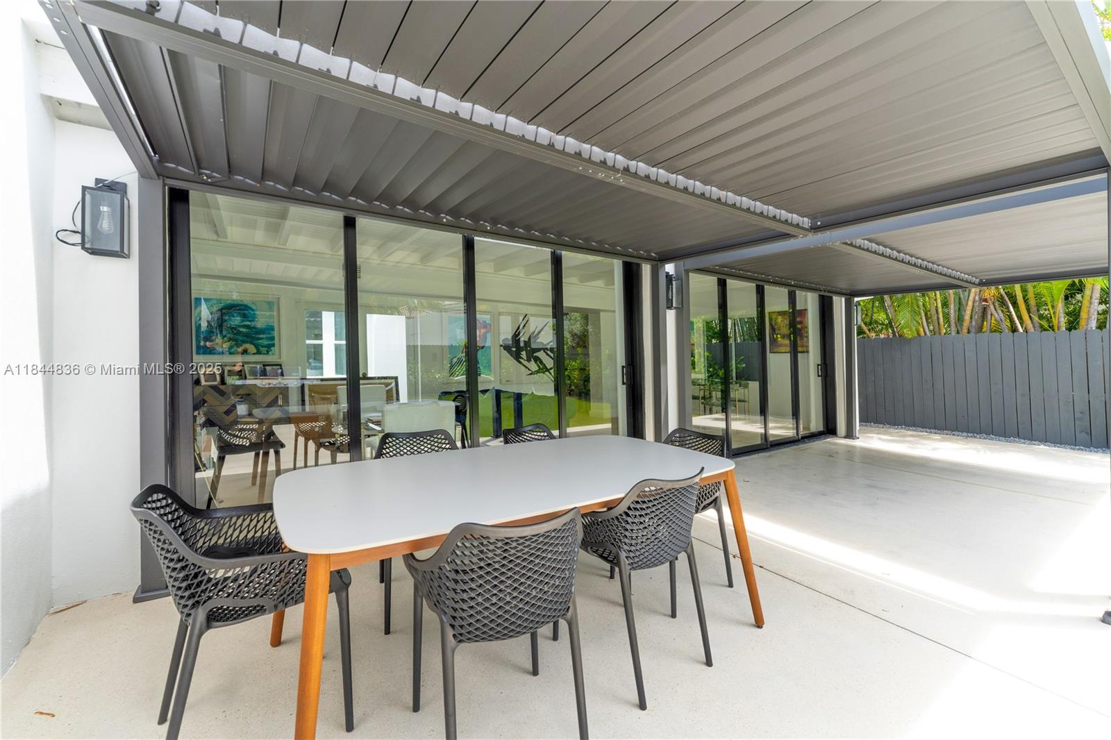 1826 Fairhaven Pl Miami, FL 33133