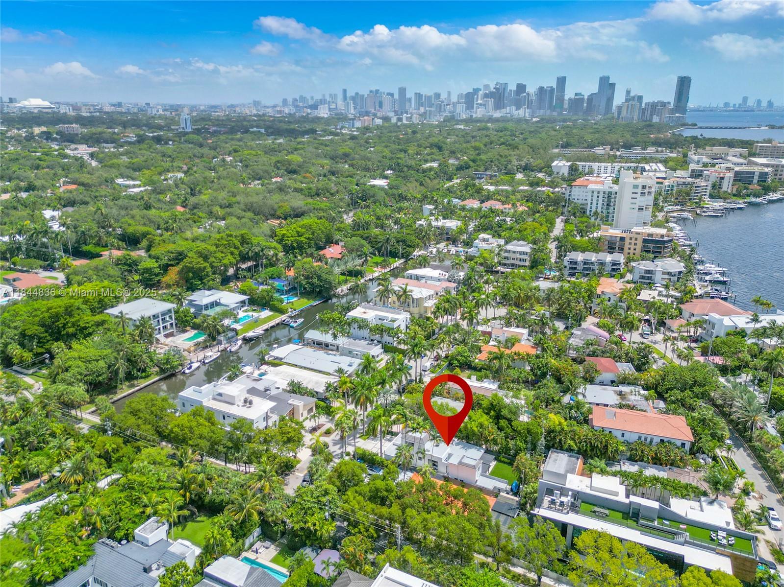 1826 Fairhaven Pl Miami, FL 33133