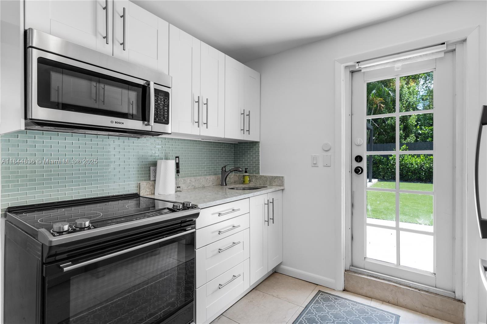 1826 Fairhaven Pl Miami, FL 33133