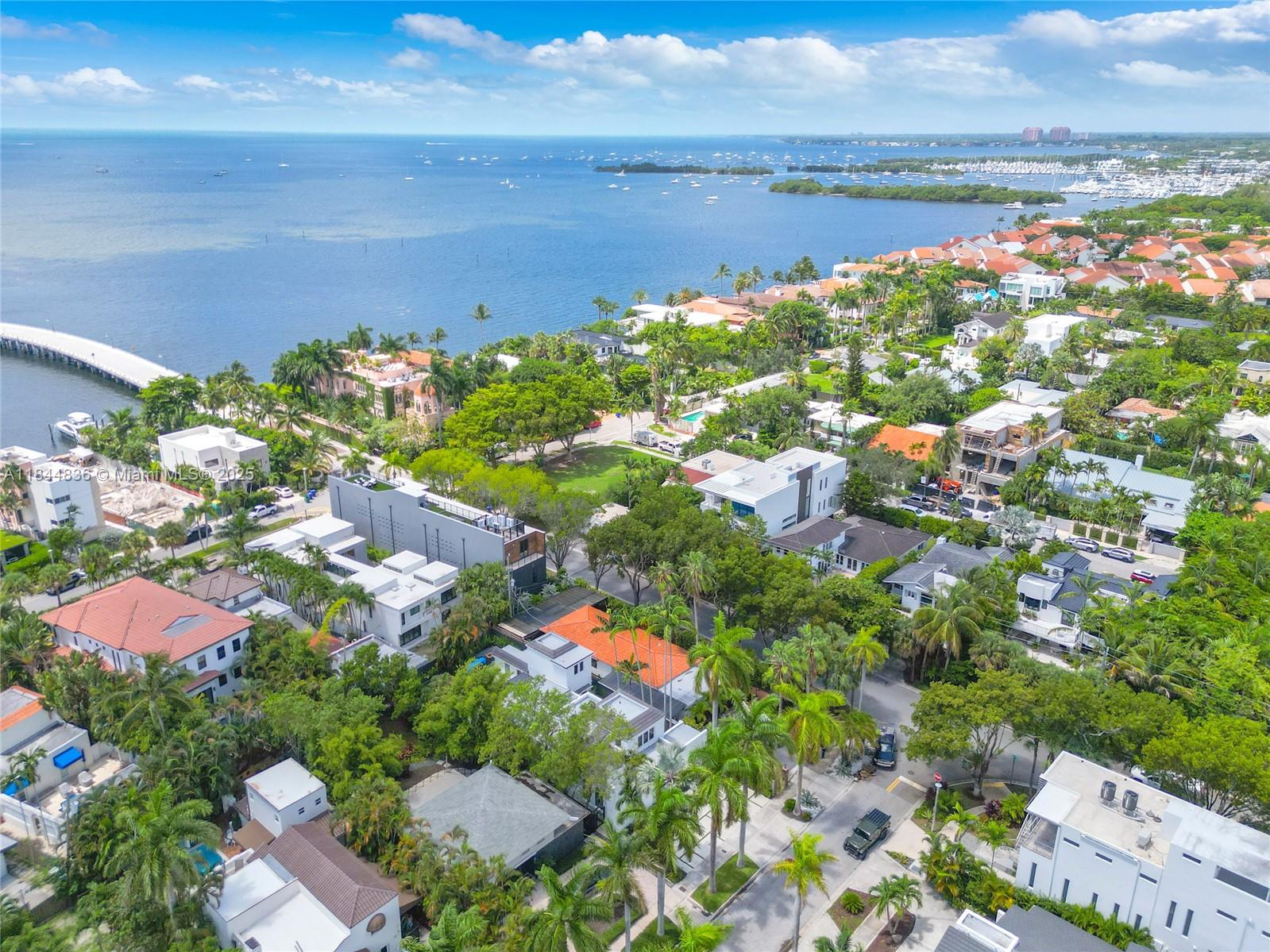 1826 Fairhaven Pl Miami, FL 33133