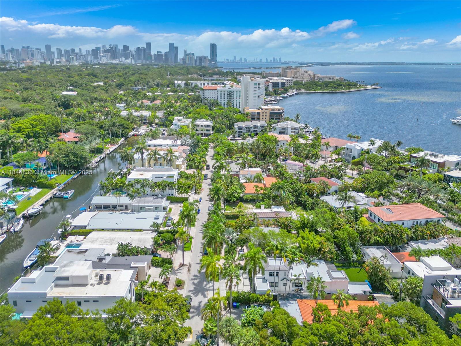 1826 Fairhaven Pl Miami, FL 33133