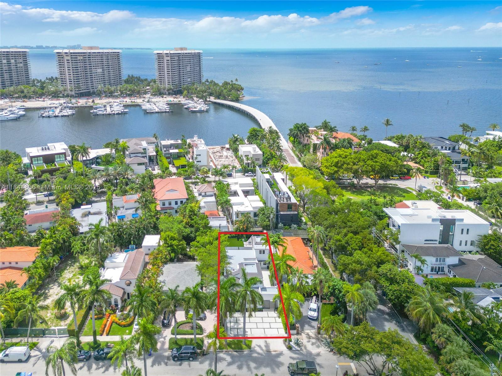 1826 Fairhaven Pl Miami, FL 33133