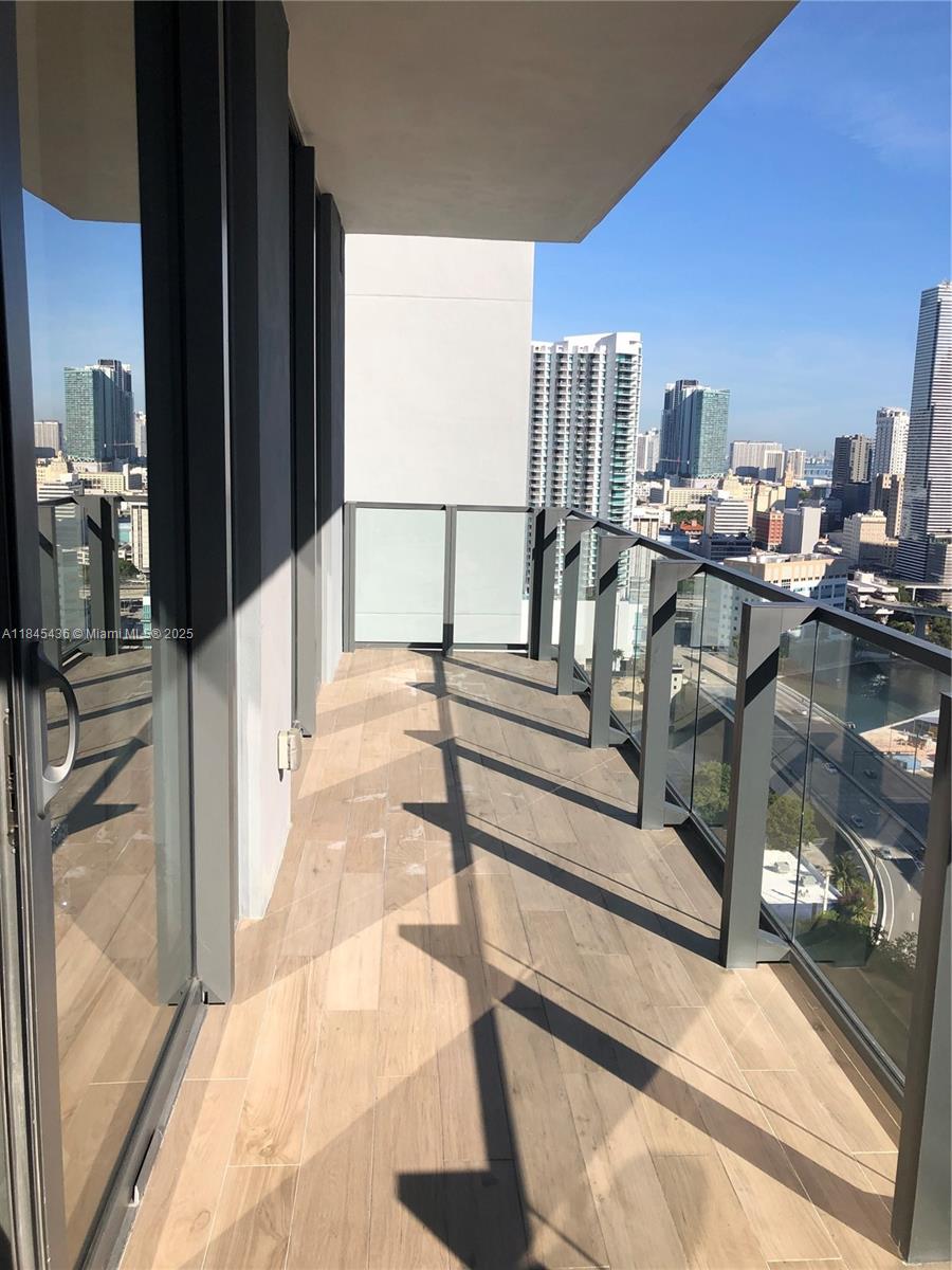 image Rise Condo18