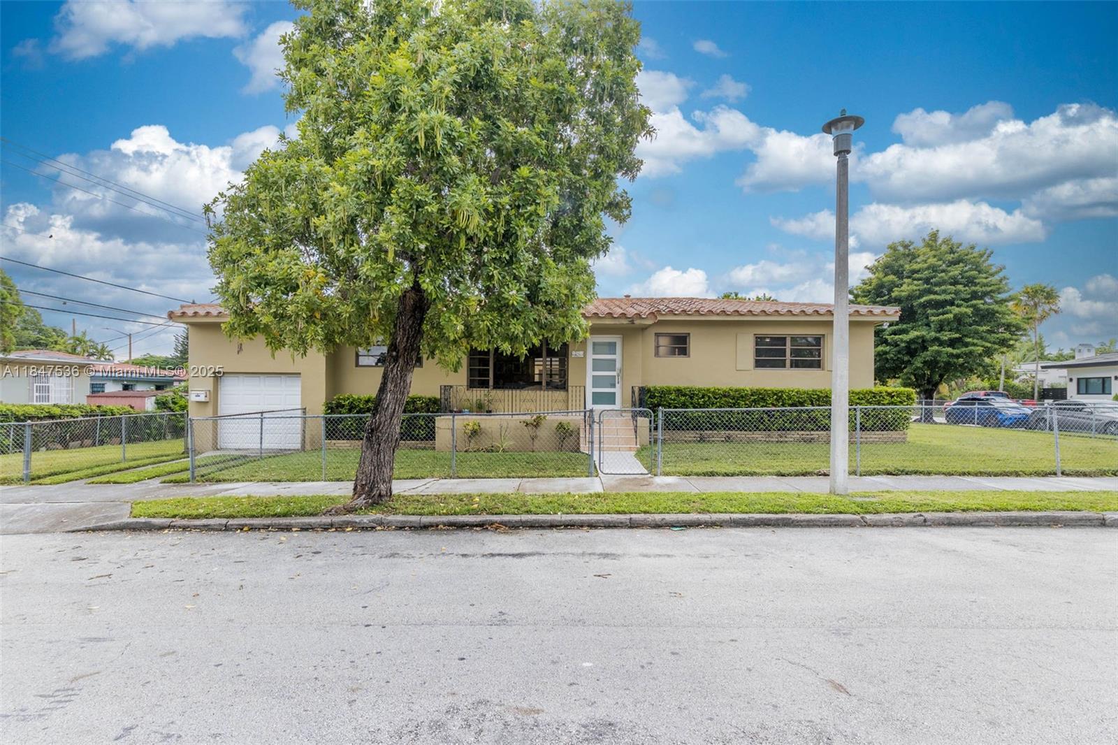 1621 SW 23rd Ave