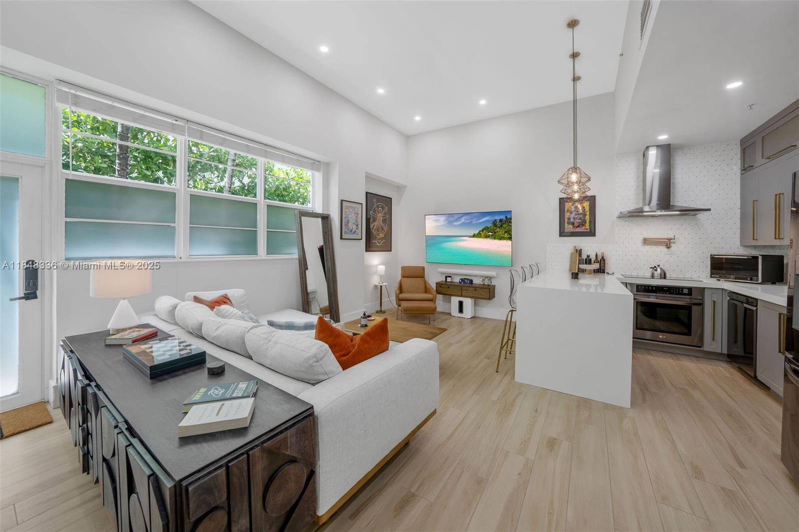 935 Euclid Ave #5