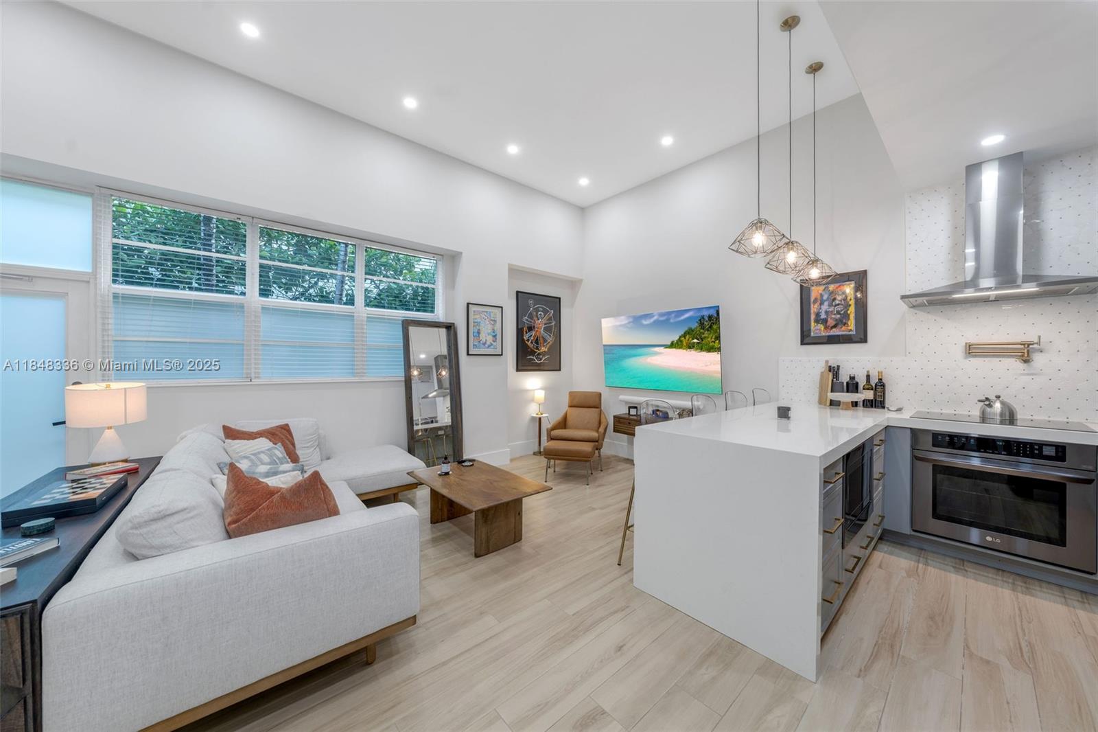 935 Euclid Ave #5 Miami Beach, FL 33139 935 Euclid Ave #5 Miami Beach, FL 33139