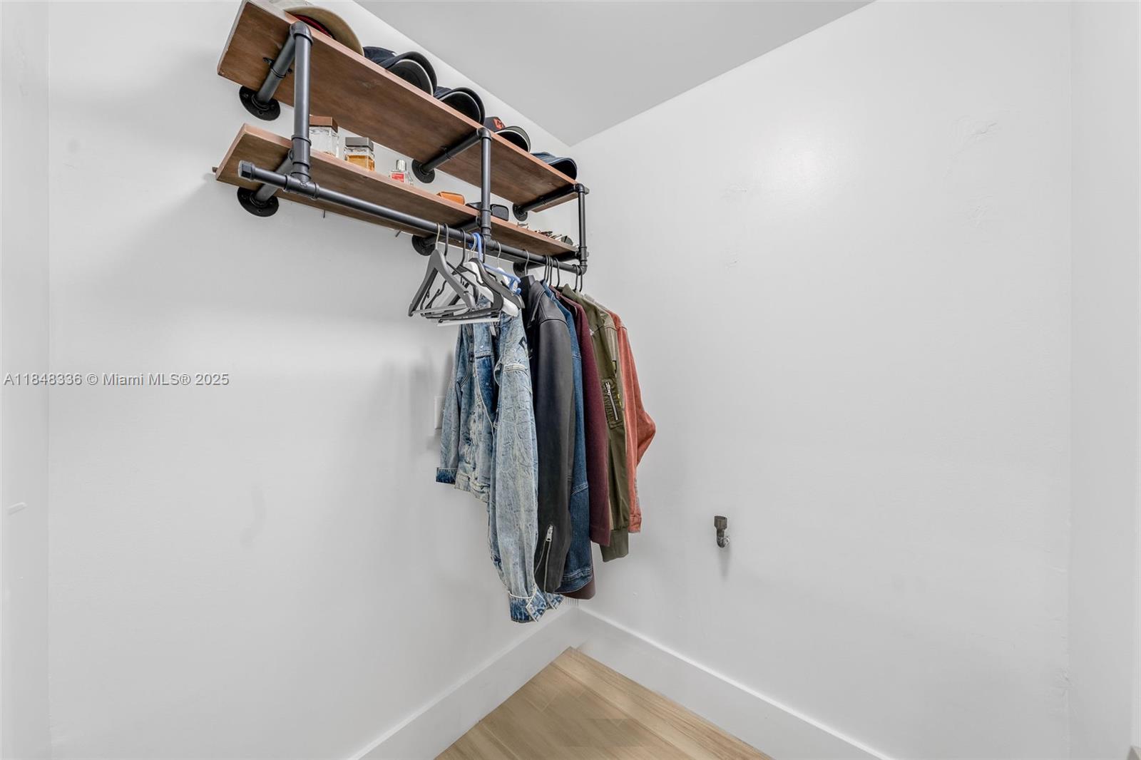 935 Euclid Ave #5 Miami Beach, FL 33139 935 Euclid Ave #5 Miami Beach, FL 33139
