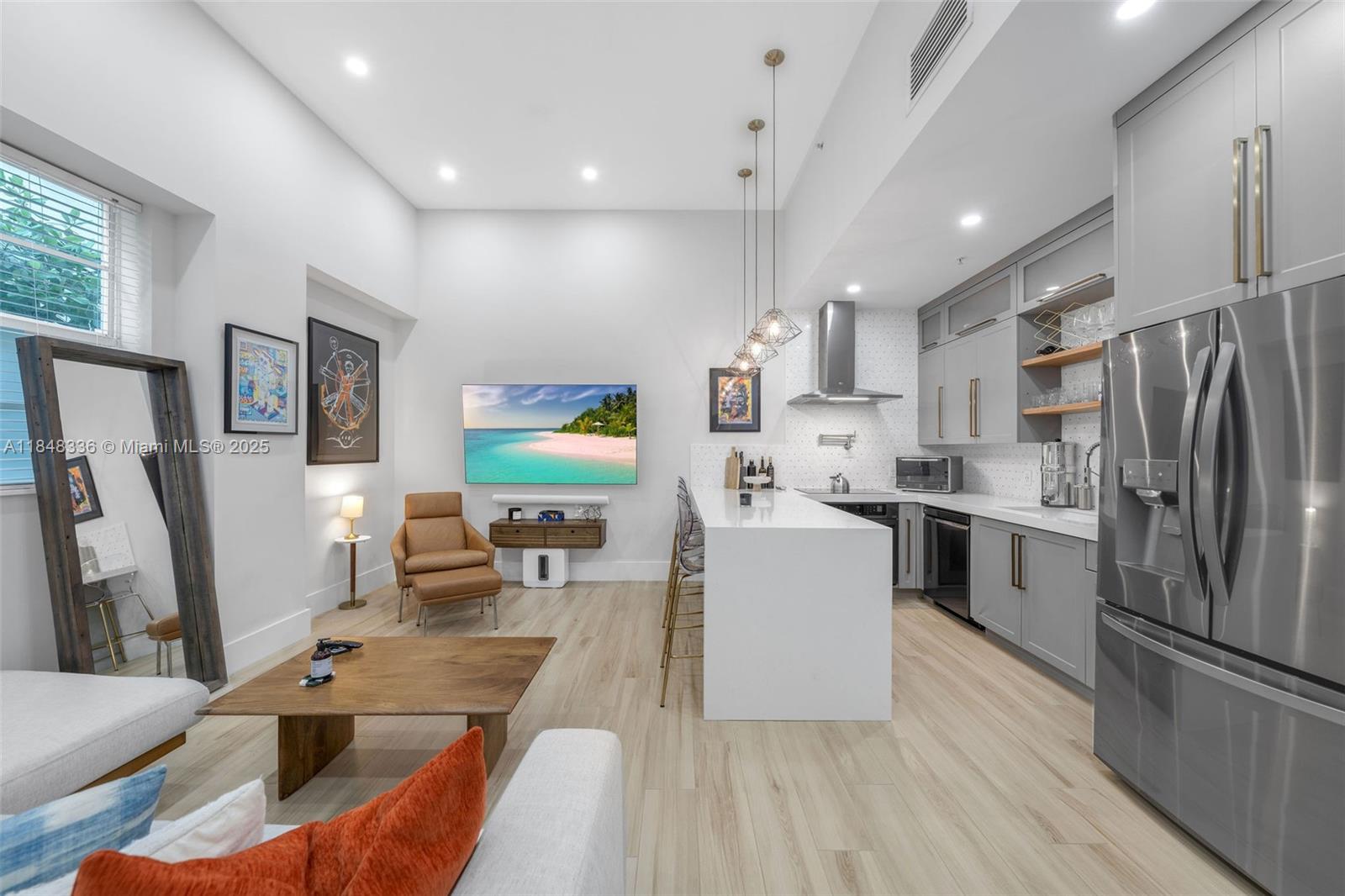 935 Euclid Ave #5 Miami Beach, FL 33139 935 Euclid Ave #5 Miami Beach, FL 33139