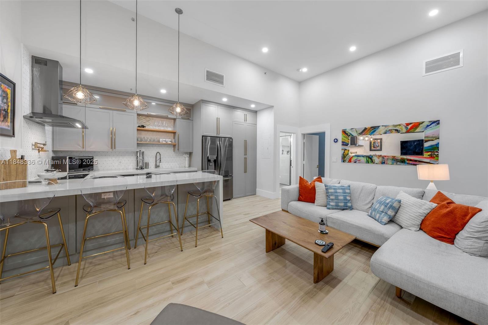 935 Euclid Ave #5 Miami Beach, FL 33139 935 Euclid Ave #5 Miami Beach, FL 33139