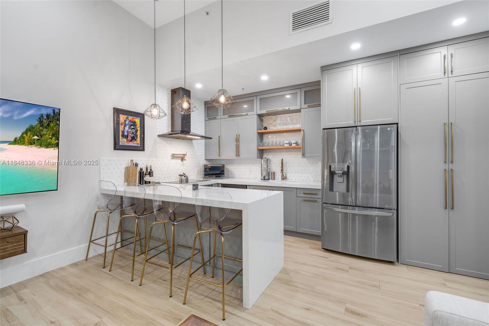 935 Euclid Ave #5 Miami Beach, FL 33139 935 Euclid Ave #5 Miami Beach, FL 33139