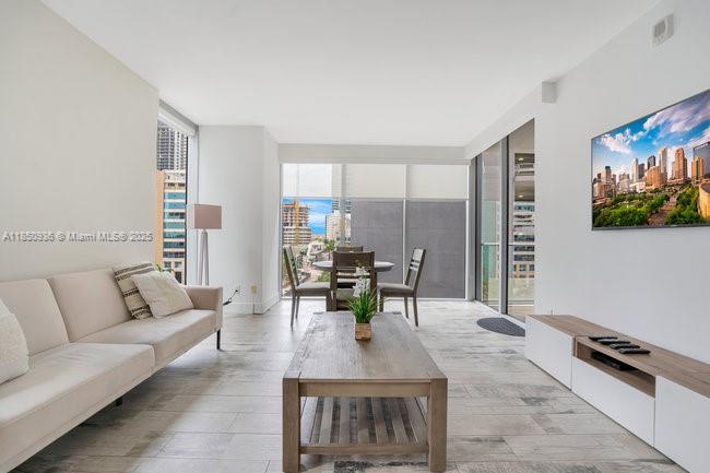 image Brickell House Condo20