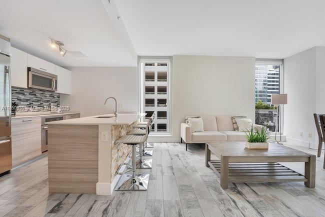 image Brickell House Condo24