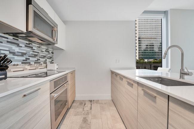 image Brickell House Condo28