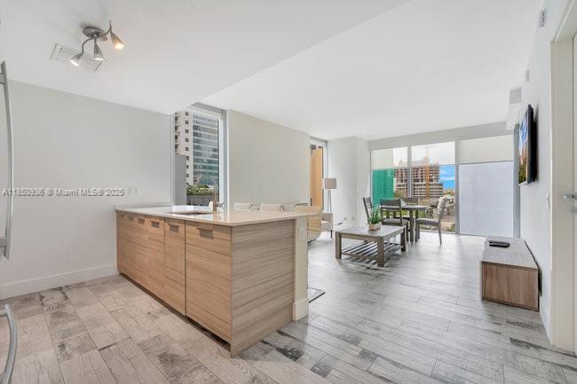 image Brickell House Condo30
