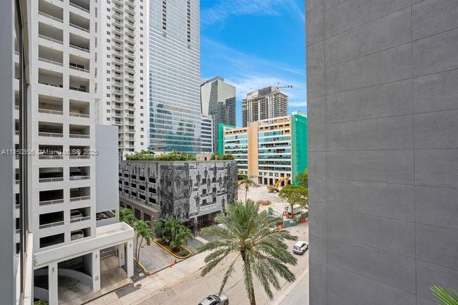 image Brickell House Condo38