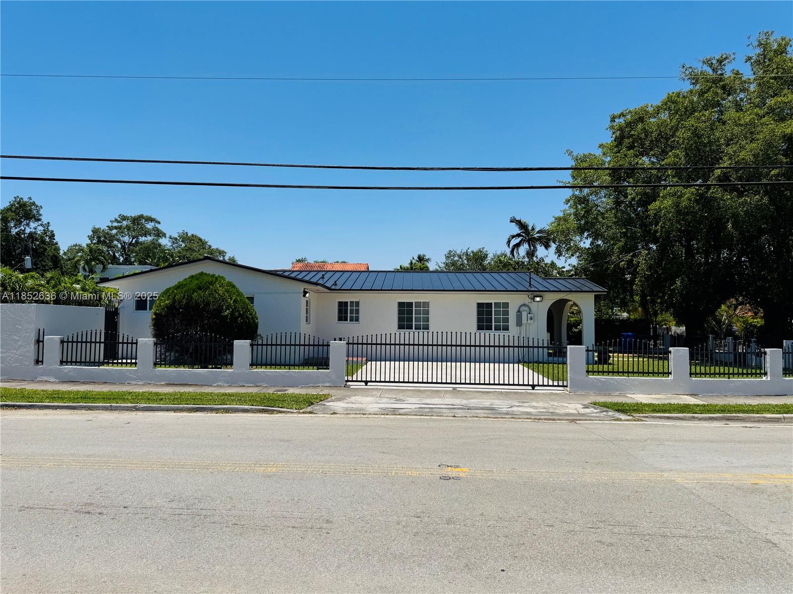 1900 SW 24th St
