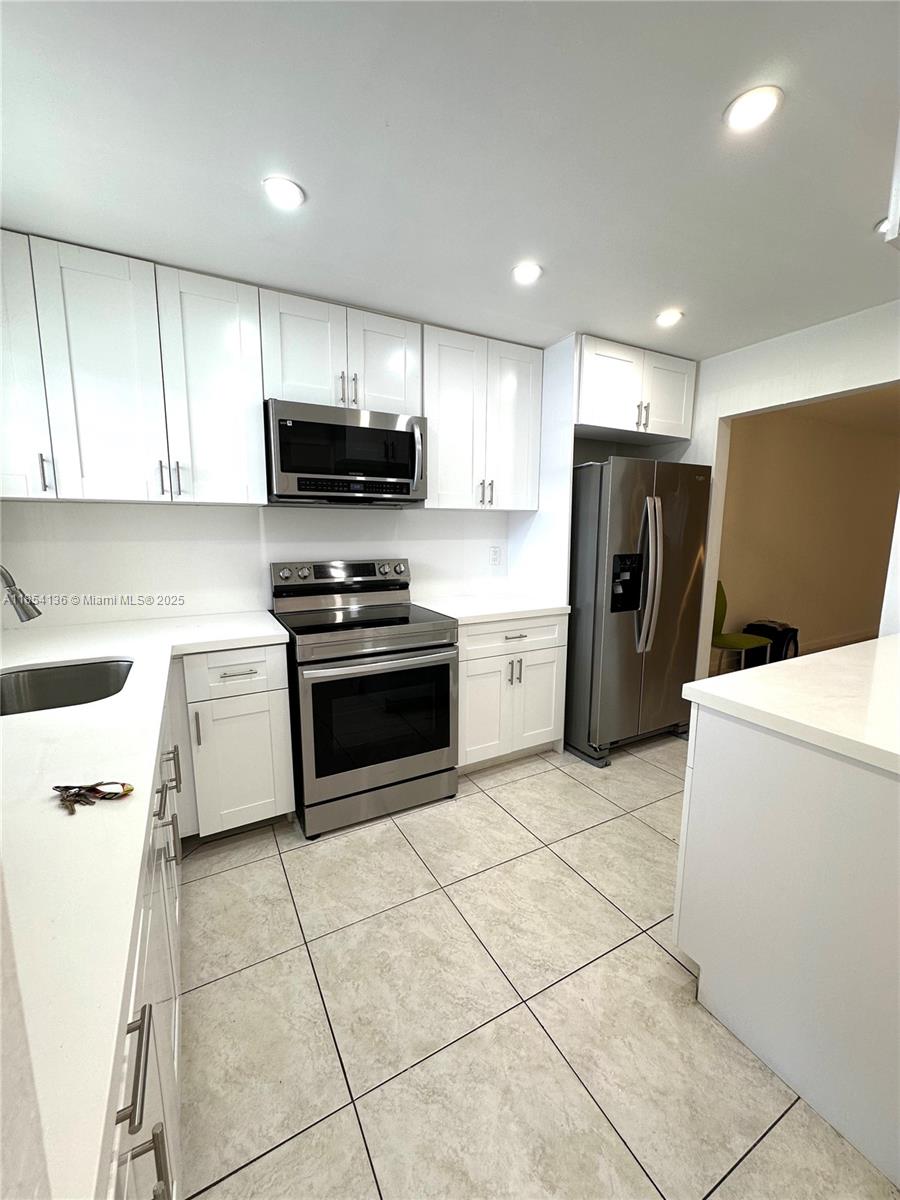 603 S State Rd 7th #1D